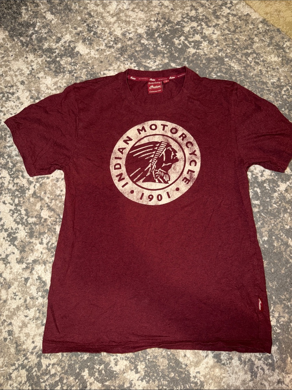 Indian Motorcycle Men's Short Sleeve Crewneck T-Shirt in Burgundy